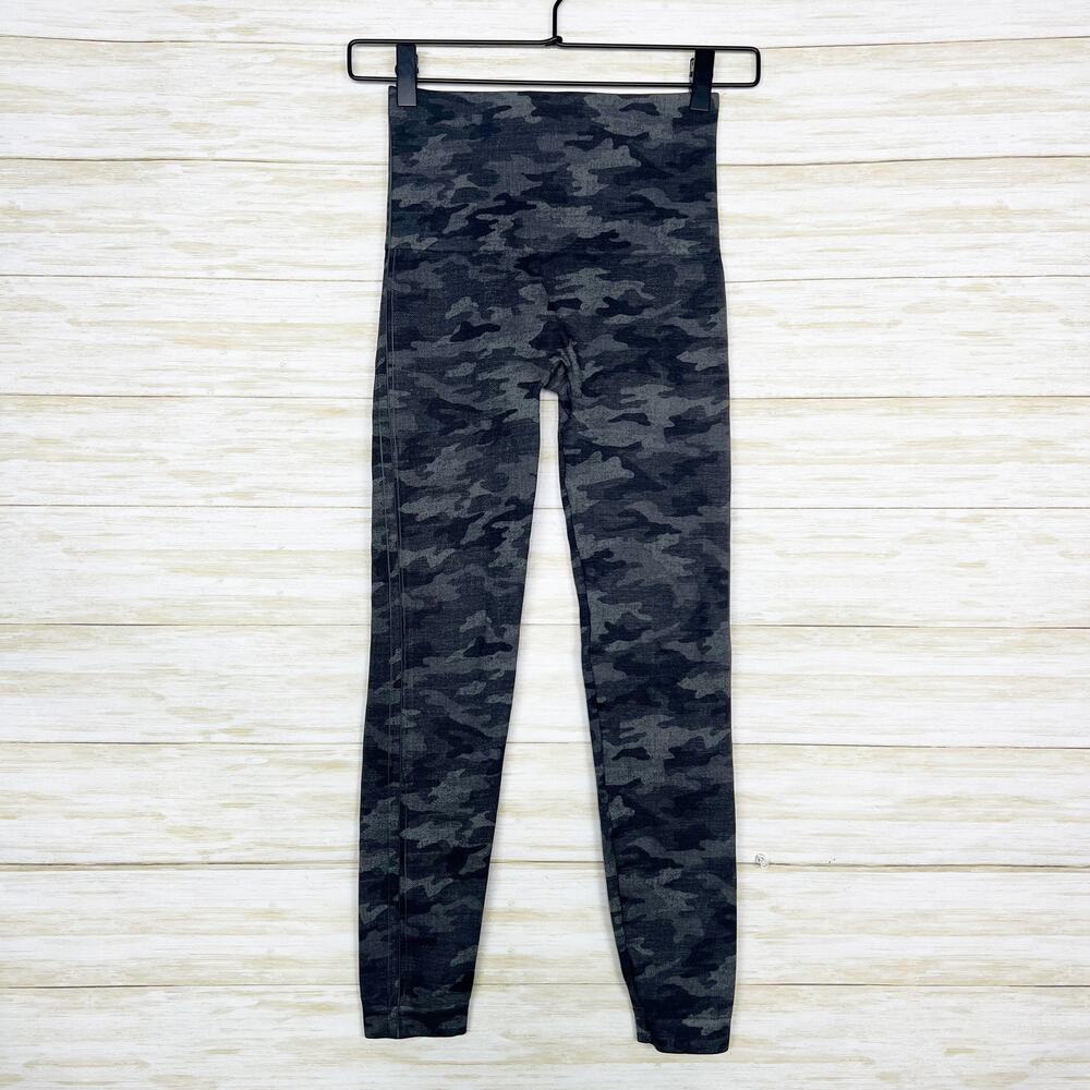 Spanx Look At Me Now Seamless Camo Leggings